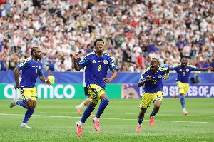 庫拉索首球！科梅嫩夏：只在游戲里使用過諾伊爾，居然對他進了球