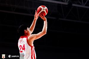 媒體人：相比在CBA 國家隊的郭士強指導對崔永熙來說更適合