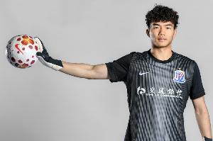 德轉(zhuǎn)顯示申花21歲門將王晗懿租借梅州客家，租借費(fèi)約9.3萬元