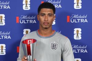 手球員對陣貝林：說實話我不配拿這個全場最佳，應該頒給防守出色的進球集錦_手球員對陣貝林：說實話我不配拿這個全場最佳，應該頒給防守出色的進球集錦在線觀看_免費看直播