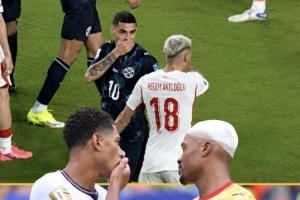 記者：巴拉圭足協已正式向FIFA投訴，質疑貝林捂嘴未染紅雙標