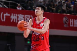 直播吧：徐昕將不會(huì)出戰(zhàn)NBA夏季聯(lián)賽 馬刺曾發(fā)出試訓(xùn)和夏聯(lián)邀請(qǐng)