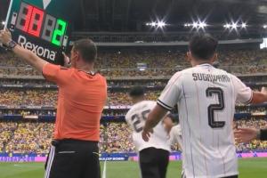 日本隊換人調整！中村敬斗 堂安律換下，鈴木淳之介 菅原由勢登場