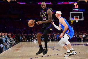 A·史密斯：熱火或湖人不會為詹姆斯樹立雕像 他回騎士奪冠概率高