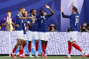 火爆178足球卡不卡在線觀看_火爆178足球卡不卡在線觀看在線觀看_免費看直播
