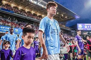 記者：新鵬城明日將官宣一名28歲后腰加盟，頂替張曉彬離隊空缺