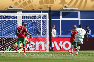 法國2-0領先摩洛哥！登貝萊貼地斬破門，姆巴佩助攻