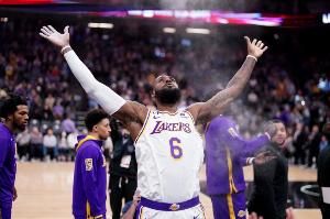 最新nba免費(fèi)比賽回放_(tái)最新nba免費(fèi)比賽回放在線觀看_免費(fèi)看直播