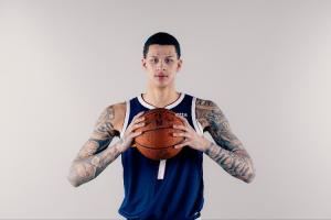 運動能力不俗！35號秀布拉齊爾17中7拿19分8板3帽 正負值+11