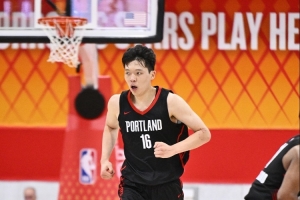 極速第3場1/8決賽勝者對第4場1/8決賽勝者直播_極速第3場1/8決賽勝者對第4場1/8決賽勝者直播在線觀看_免費看直播