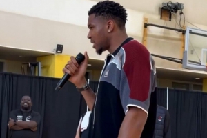 重磅蜘蛛小狐貍nba最新賽季在線觀看_重磅蜘蛛小狐貍nba最新賽季在線觀看在線觀看_免費(fèi)看直播