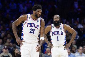 解說：上一個相信恩比德能和他一起奪冠的前常規賽MVP 也叫詹姆斯