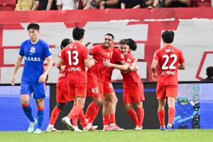 德比復仇！海港2-0申花 萊昂納多、李新翔破門 海港排名反超申花