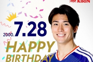 又帥又能踢！日本隊官推曬出海報，向中村敬斗送上26歲生日祝福