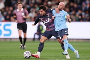 熱刺1-1悉尼FC 特爾任意球建功高井幸大失誤送禮梁民革失良機