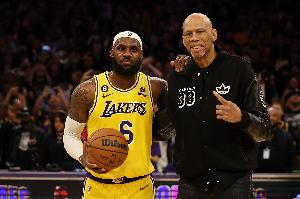 火爆黑白籃球nba官網(wǎng)jrs直播_火爆黑白籃球nba官網(wǎng)jrs直播在線觀看_免費(fèi)看直播