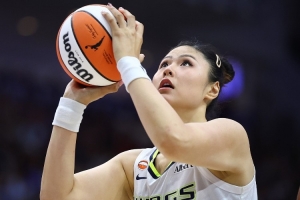 達拉斯飛翼75-81華盛頓神秘人 李月汝2投0中沒得分拿到3板2助